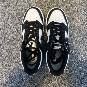 Nike Dunk Lows Panda